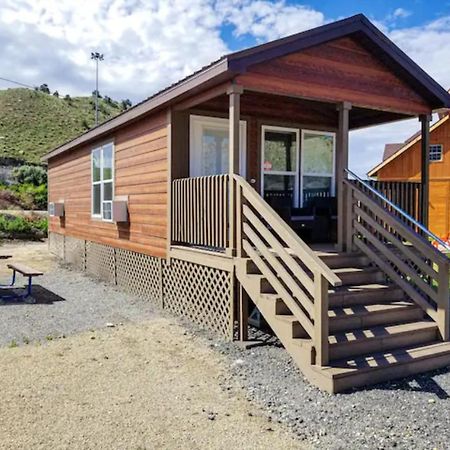 Готель Castle Gate Rv Park Helper Екстер'єр фото