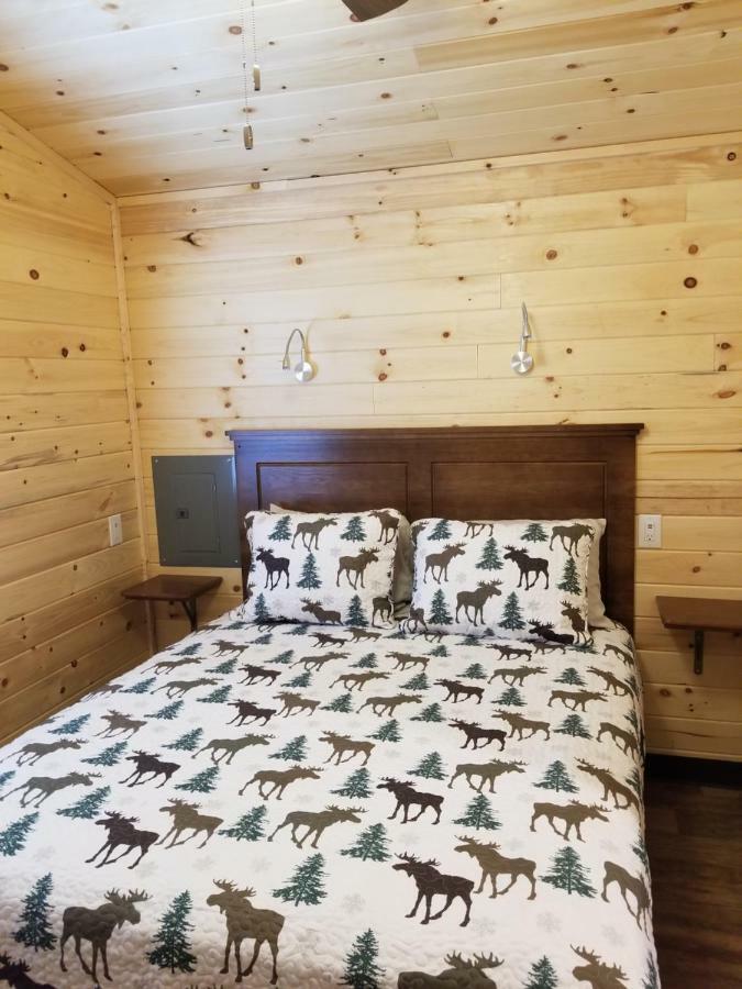 Готель Castle Gate Rv Park Helper Екстер'єр фото